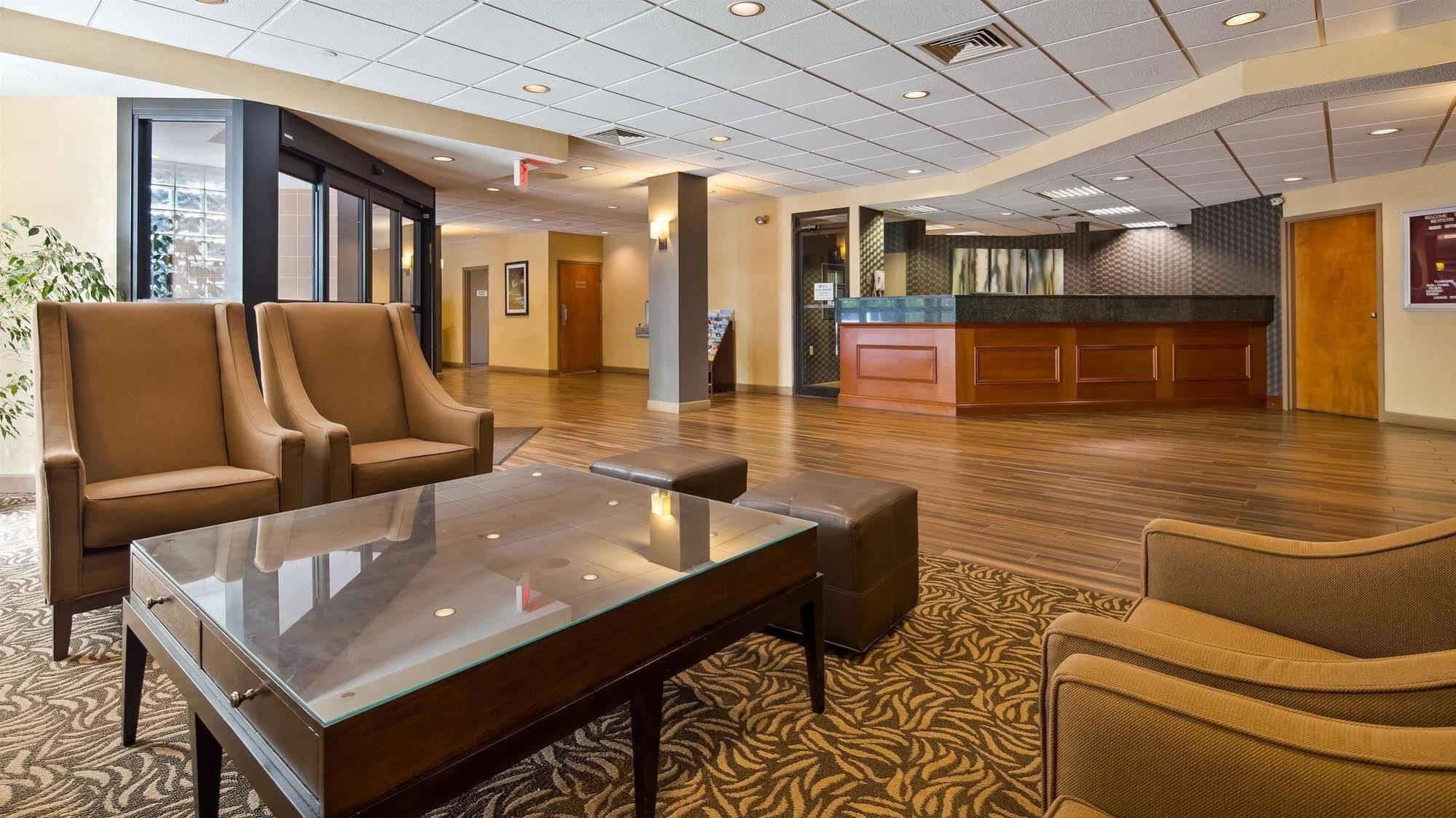 Baymont By Wyndham Groton/Mystic Hotel Exterior photo